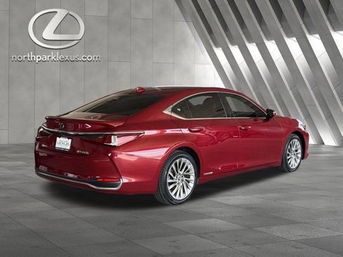 Used 2019 Lexus ES 300h w/ Accessory Package 2 FWD image 6