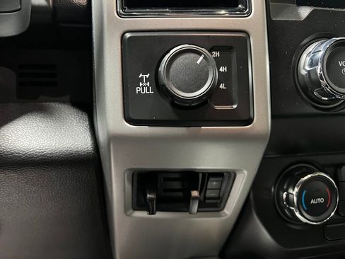 Used 2021 Ford F250 Lariat w/ Chrome Package image 12