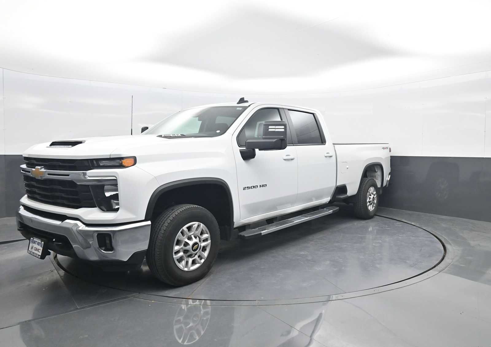 Used 2025 Chevrolet Silverado 2500 LT w/ Convenience Package AWD/4WD image 4