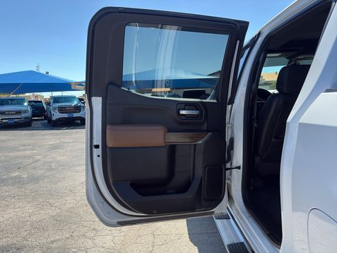 Used 2021 Chevrolet Silverado 1500 High Country w/ Technology Package AWD/4WD image 10