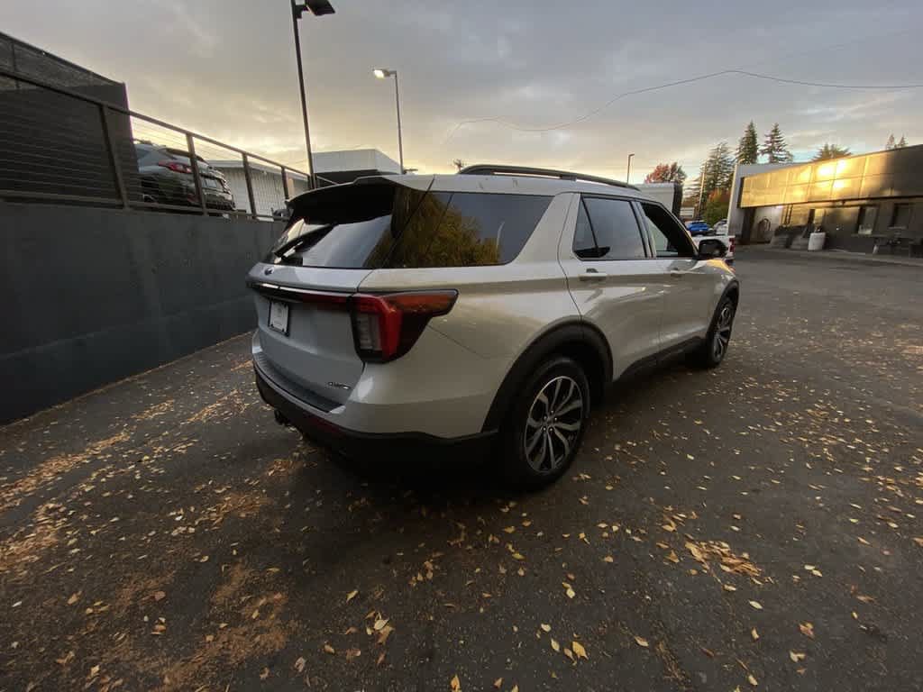 Used 2026 Ford Explorer ST-Line AWD/4WD image 6