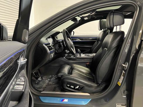 Used 2022 BMW 740i 740i - DRIVING ASSISTANCE PROF w/ M Sport Package image 4