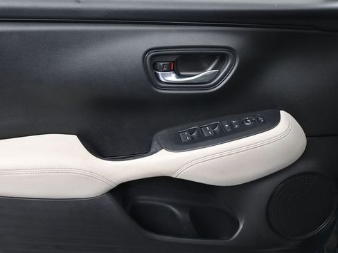 Used 2024 Honda HR-V LX image 8