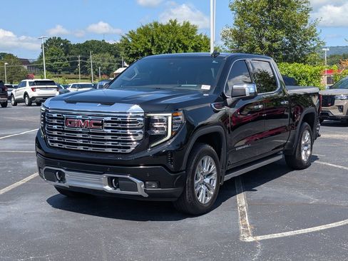 Used 2023 GMC Sierra 1500 Denali w/ Technology Package AWD/4WD image 3