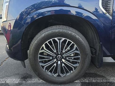 Certified 2025 Nissan Armada SL w/ Captain's Chari Seat Package AWD/4WD image 4