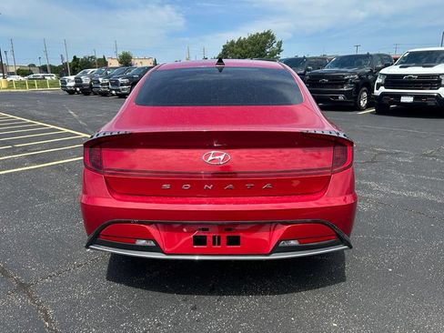 Used 2022 Hyundai Sonata SE w/ Preferred Accessory Package FWD image 6
