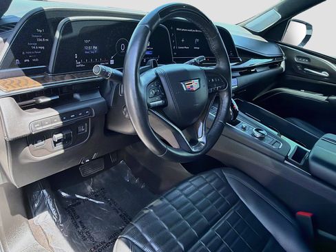 Certified 2023 Cadillac Escalade Sport Platinum w/ LPO, ONYX Package AWD/4WD image 9