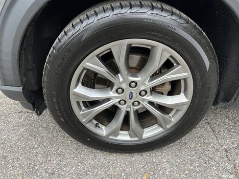 Used 2021 Ford Explorer Limited w/ Equipment Group 301A RWD image 17