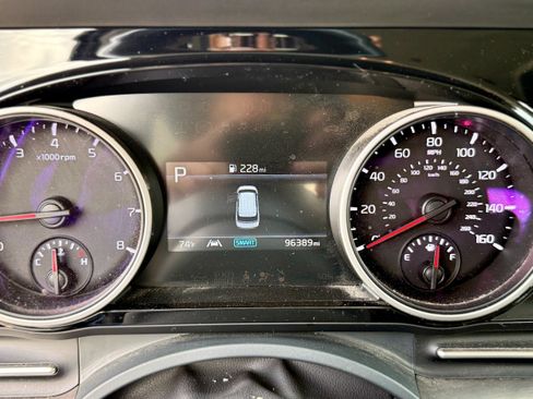 Used 2022 Kia Carnival SX FWD image 15