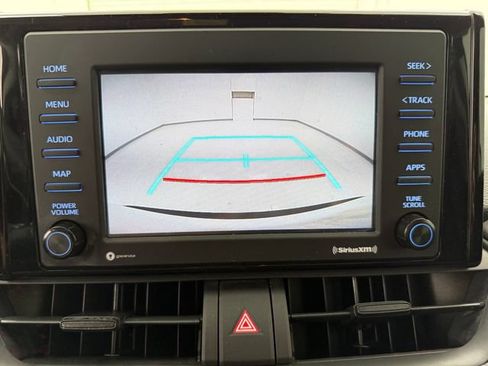 Used 2021 Toyota RAV4 LE FWD image 11