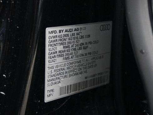 Used 2023 Audi Q8 Premium image 52