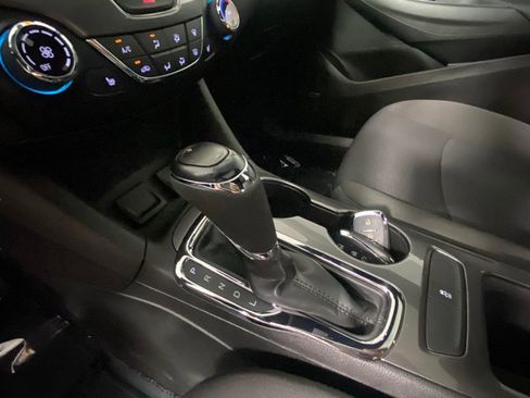 Used 2017 Chevrolet Cruze LT w/ Sun And Sound Package FWD image 21