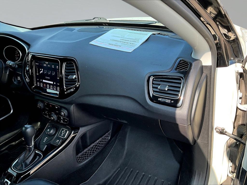 Used 2018 Jeep Compass Limited AWD/4WD image 28