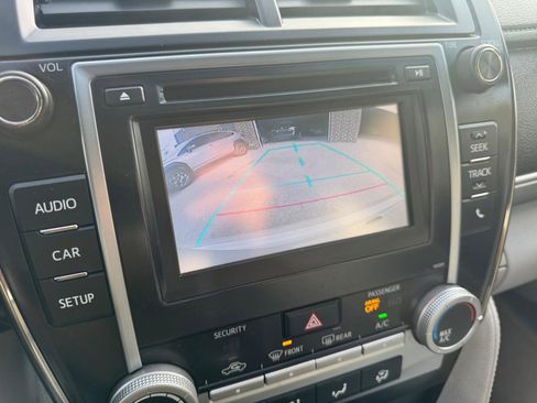 Used 2014 Toyota Camry LE image 10