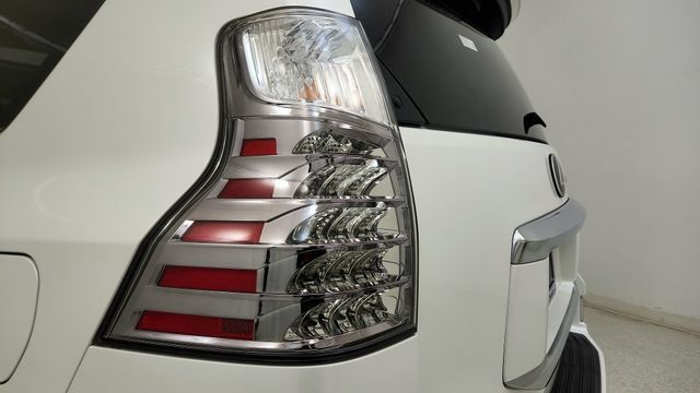 Used 2022 Lexus GX 460 Premium w/ Premium Package AWD/4WD image 27