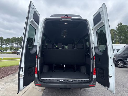 Used 2025 Mercedes-Benz Sprinter 2500 image 14