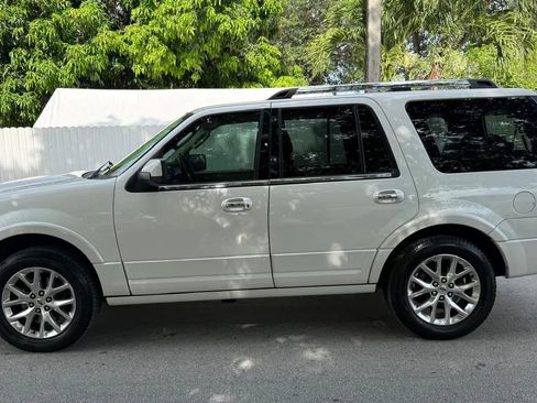 Used 2017 Ford Expedition Limited w/ Equipment Group 301A RWD image 3