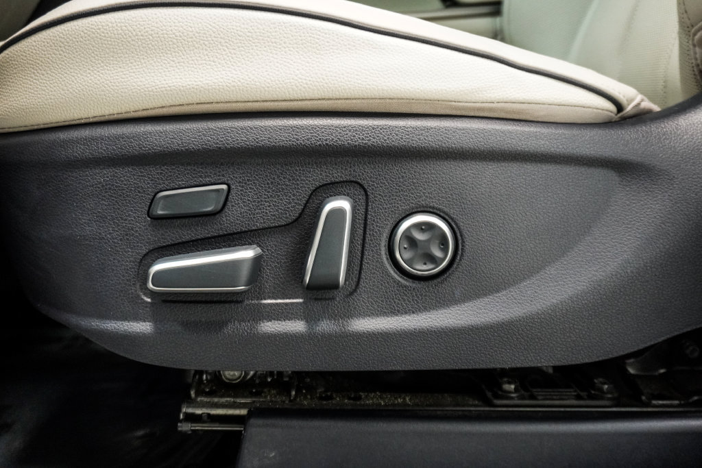 Used 2024 Hyundai Palisade Limited FWD image 7