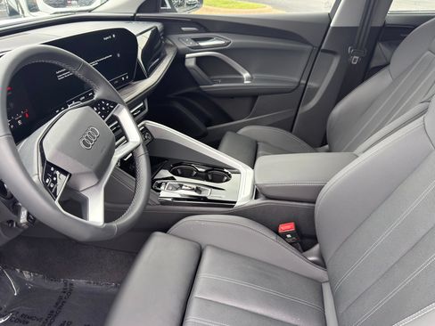 Certified 2025 Audi Q5 Premium Plus w/ Premium Plus AWD/4WD image 9