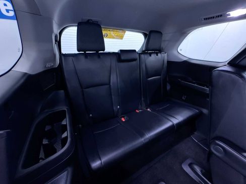 Used 2025 Toyota Grand Highlander AWD image 33
