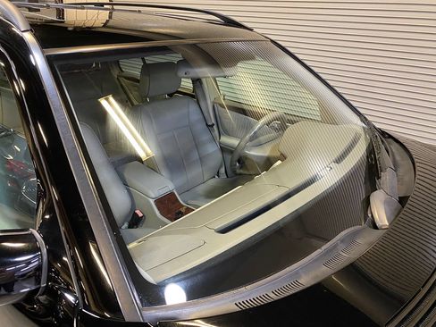 Used 2000 Mercedes-Benz E 320 Wagon image 34