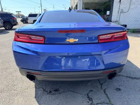 Used 2017 Chevrolet Camaro LT w/ Technology Package RWD image 6