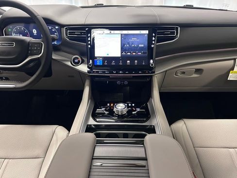 New 2026 Jeep Grand Wagoneer Limited image 2
