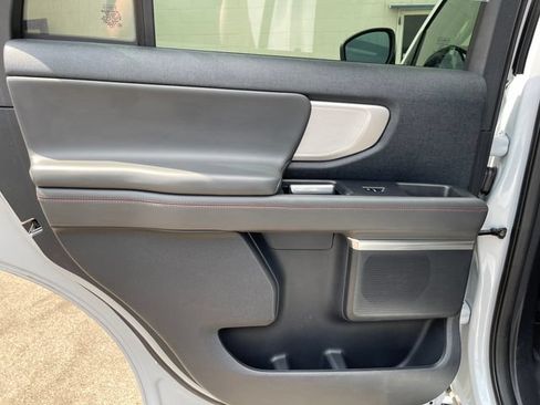 Used 2025 Ford Expedition Active AWD/4WD image 31