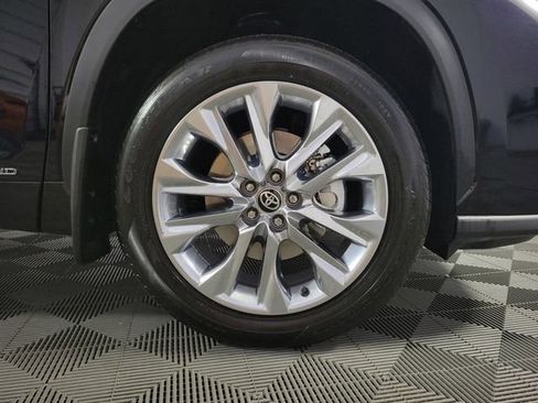 Used 2026 Toyota Highlander Limited AWD/4WD image 11