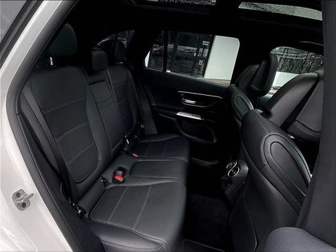 Used 2026 Mercedes-Benz GLC 300 4MATIC image 27