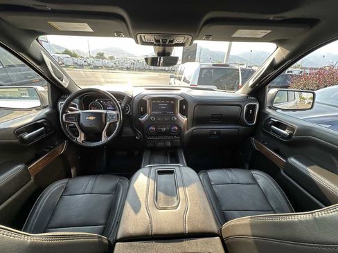 Used 2021 Chevrolet Silverado 1500 High Country image 17