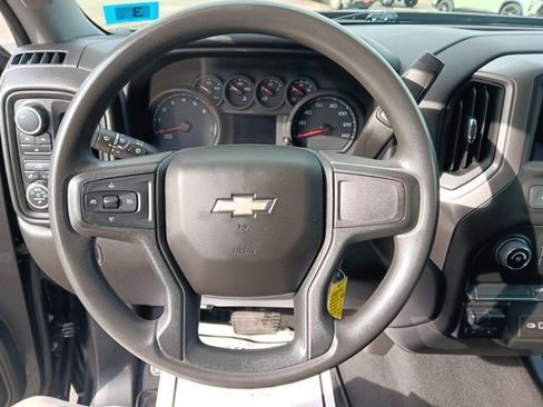 Used 2022 Chevrolet Silverado 2500 Custom w/ Custom Value Package image 9