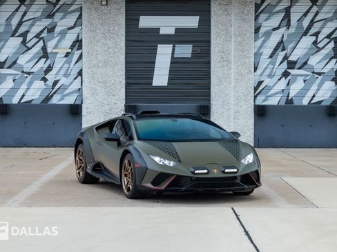 Used 2024 Lamborghini Huracan Sterrato AWD/4WD image 1