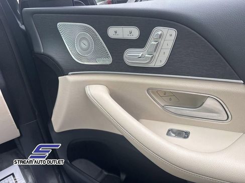 Used 2022 Mercedes-Benz GLS 450 4MATIC image 11