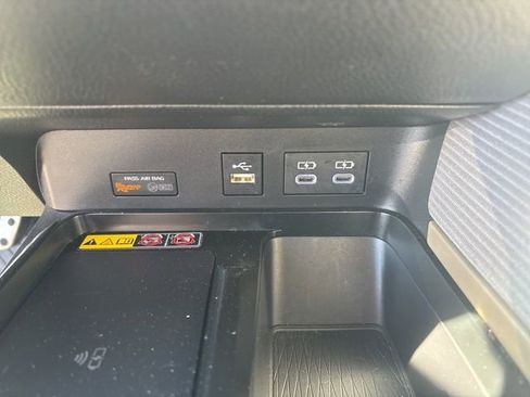 Used 2025 Toyota Camry SE w/ Multimedia Upgrade Package image 30