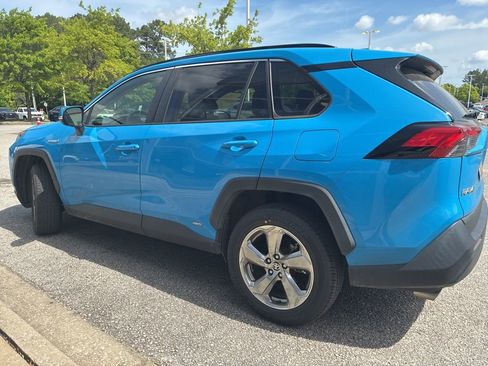 Used 2021 Toyota RAV4 XLE Premium AWD/4WD image 2