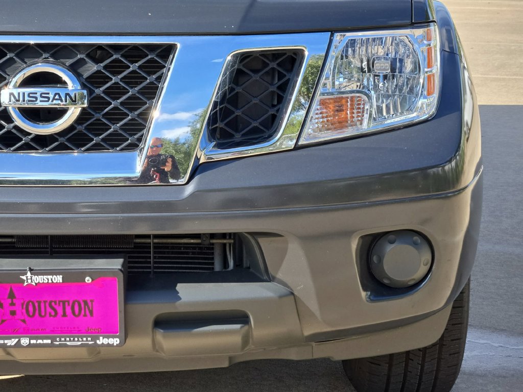Used 2013 Nissan Frontier SV RWD image 11