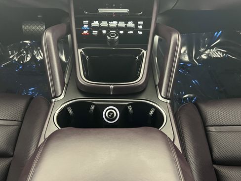Certified 2025 Porsche Cayenne E-Hybrid AWD/4WD image 20