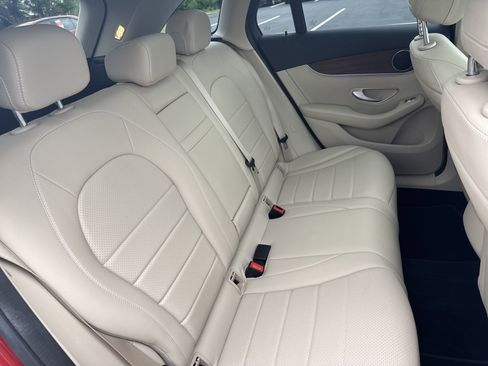 Used 2022 Mercedes-Benz GLC 300 image 34