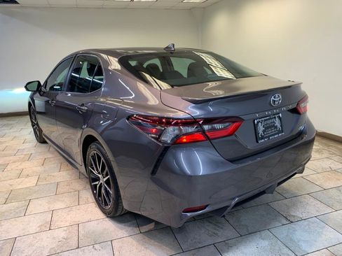 Used 2023 Toyota Camry SE image 6
