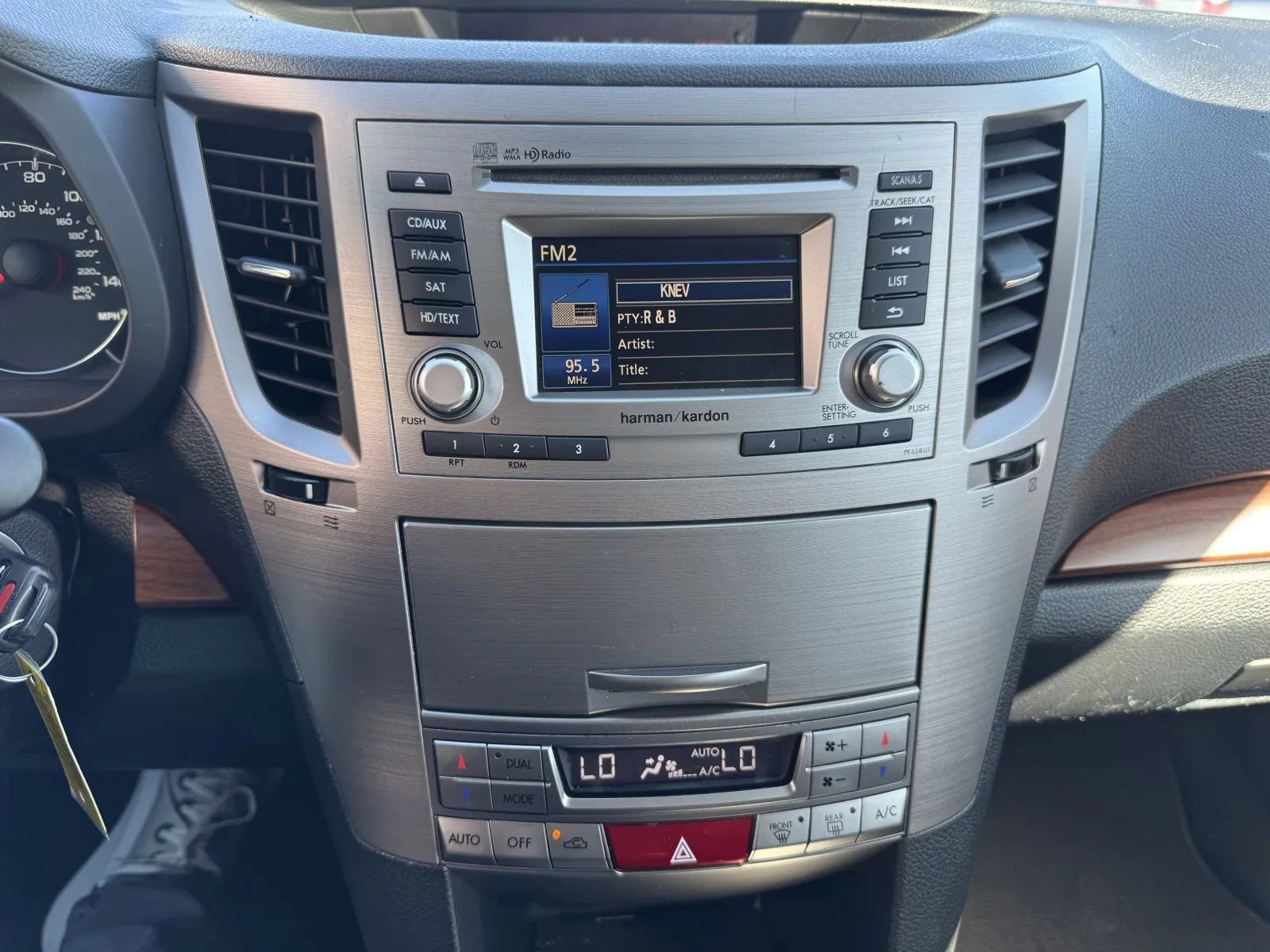 Used 2013 Subaru Outback 2.5i Limited AWD/4WD image 17