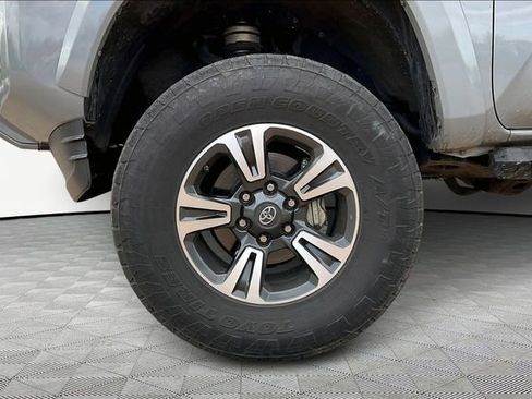 Used 2019 Toyota Tacoma TRD Sport image 20