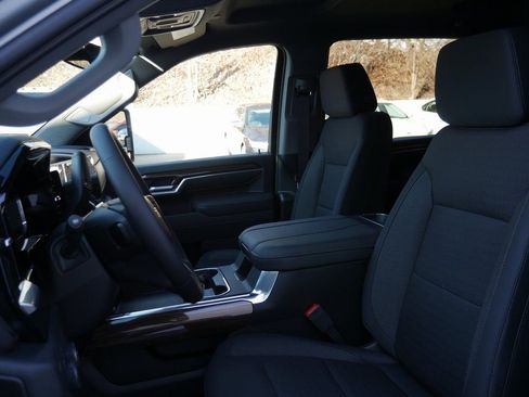 New 2026 Chevrolet Silverado 3500 LT image 9