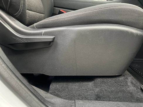 Used 2024 Chevrolet Traverse LT FWD image 30