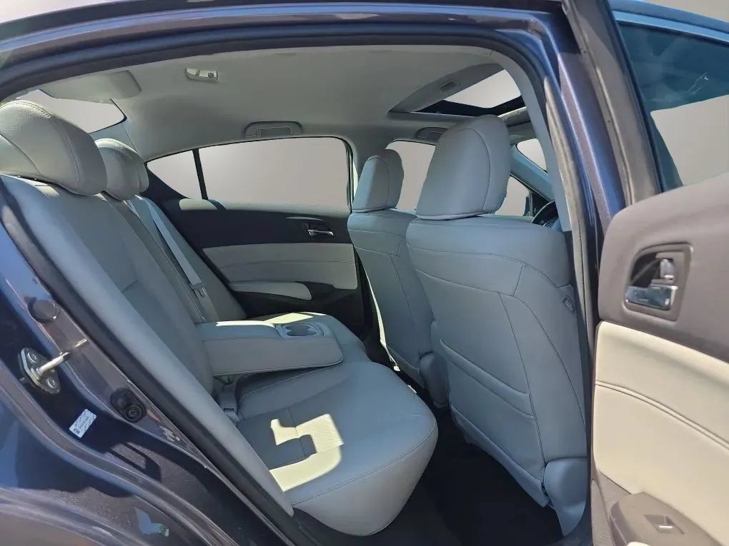 Used 2017 Acura ILX FWD image 42
