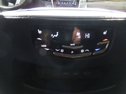 Used 2018 Cadillac Escalade ESV Platinum AWD/4WD image 42