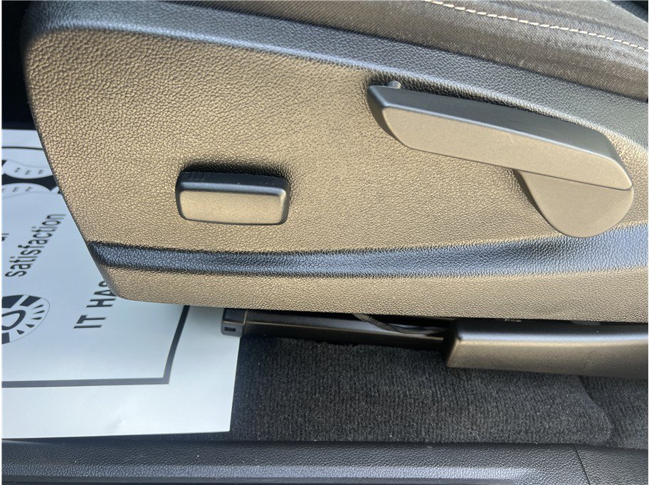 Used 2018 Chevrolet Colorado LT RWD image 19