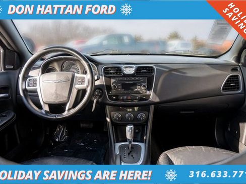 Used 2013 Chrysler 200 Limited image 3