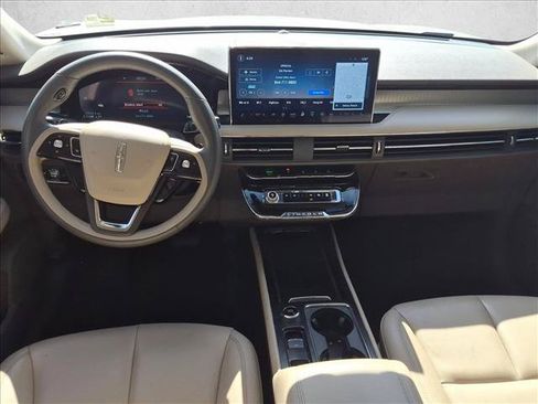 Used 2024 Lincoln Corsair FWD image 17