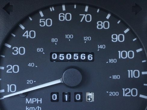 Used 2002 Ford Escort Sedan image 7